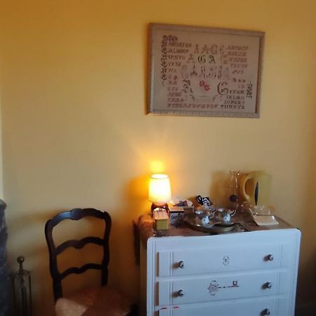 Une Chambre En Ville Domfront  Exterior photo